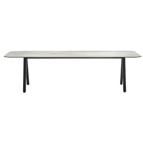 Kodo dining table