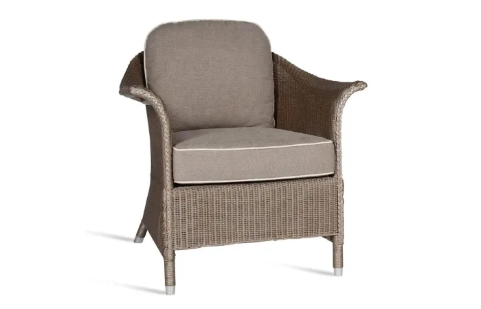 Victor lounge chair 01