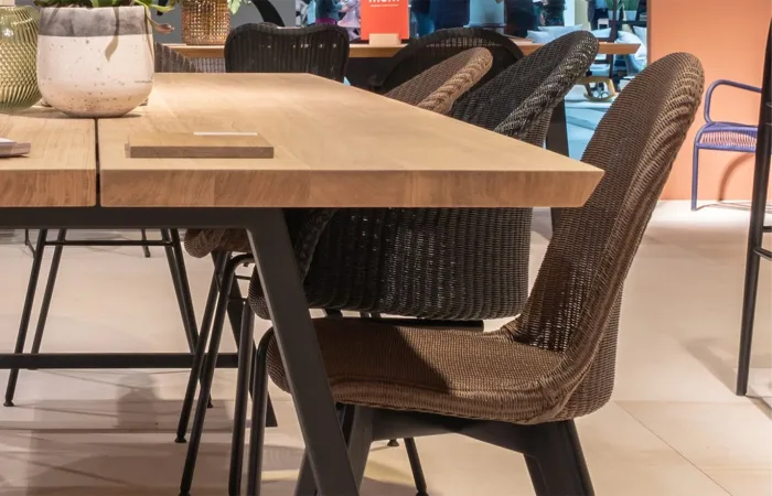 Yann dining chair wood base